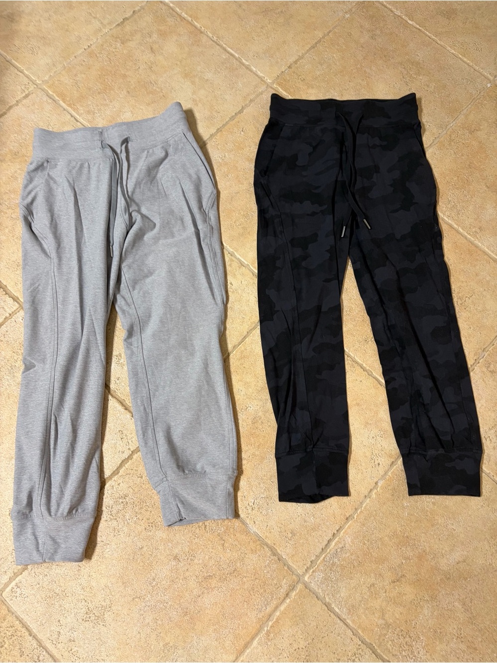 Ready to rulu cropped jogger bundle Sz 4 -